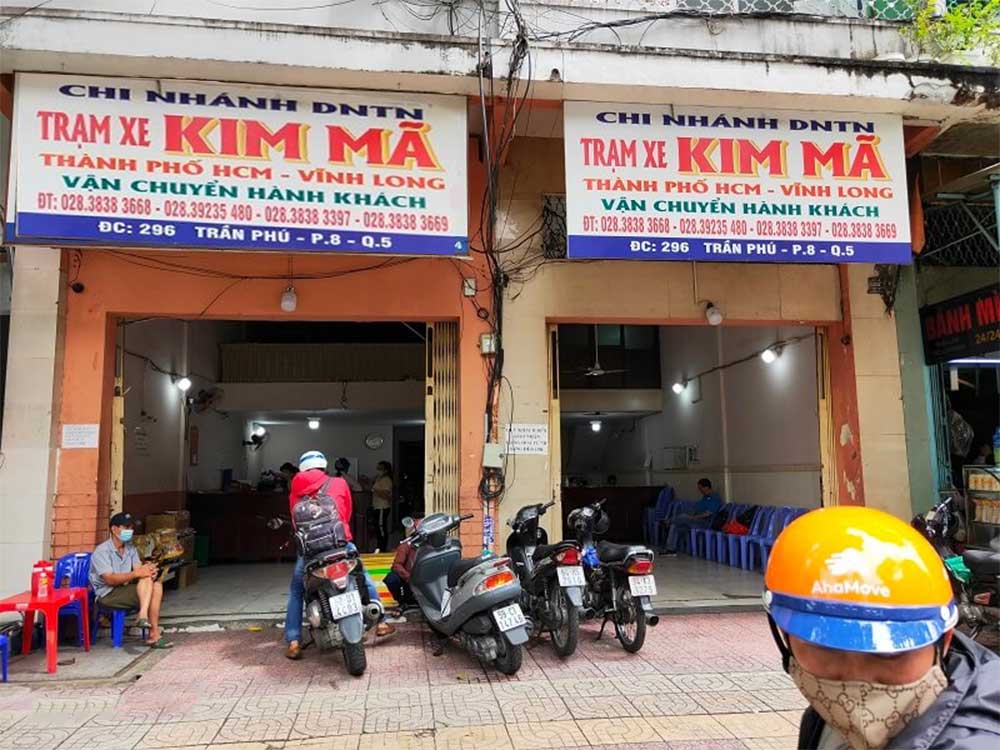 Hỗ trợ khách hàng tại Nhà xe Kim Mã